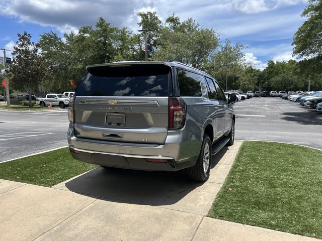 Used 2024 Chevrolet Suburban LT AWD/4WD image 5