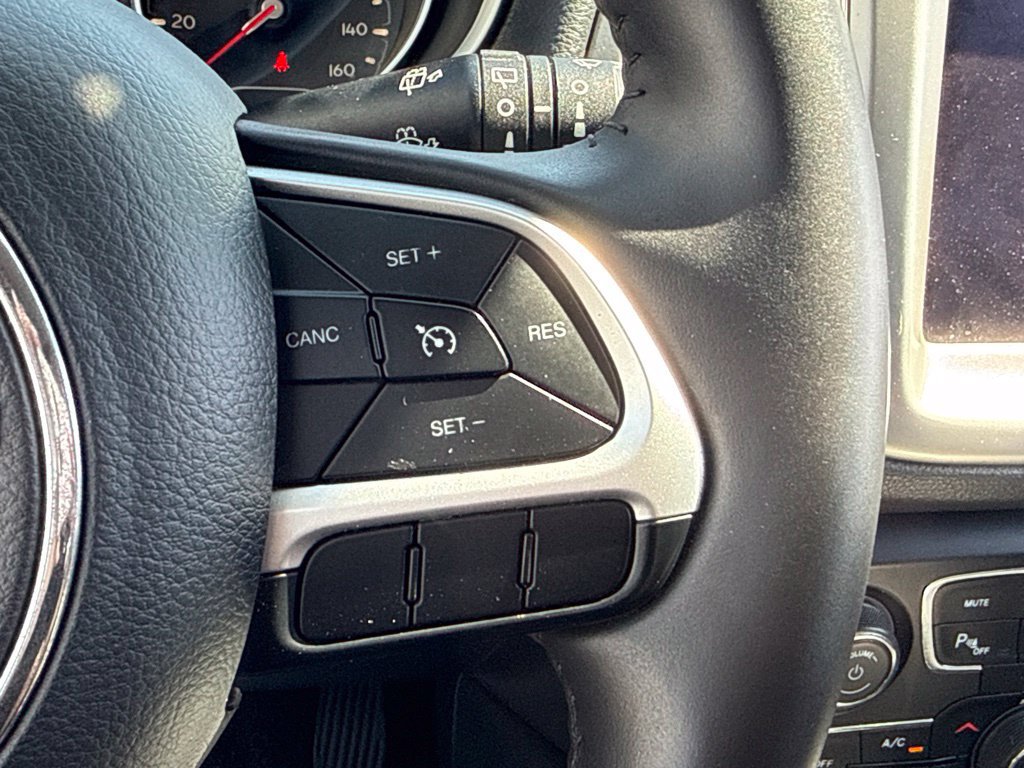 Used 2018 Jeep Compass Latitude w/ Popular Equipment Group FWD image 28