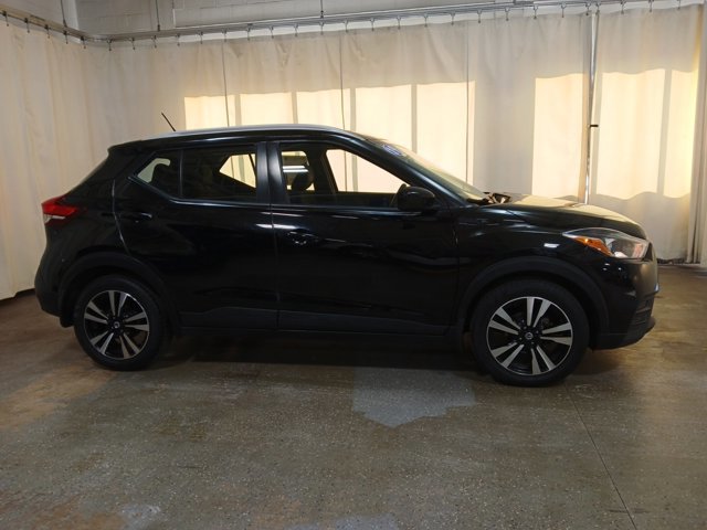 Used 2019 Nissan Kicks SV image 2