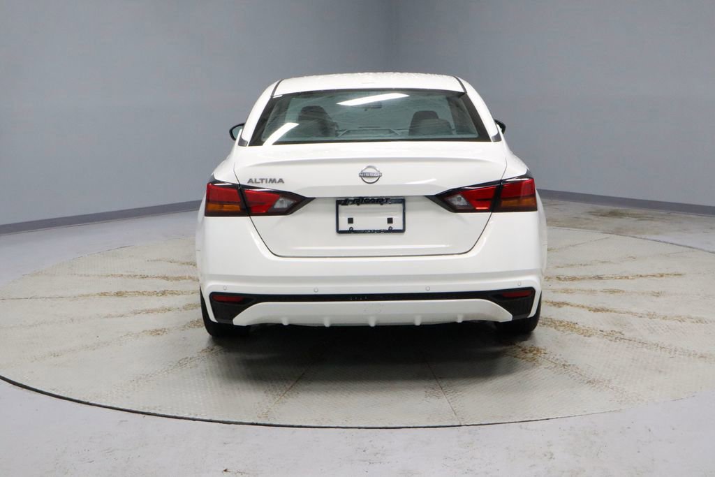 Used 2025 Nissan Altima 2.5 SV image 4