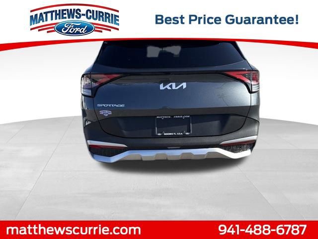 Used 2024 Kia Sportage EX image 3