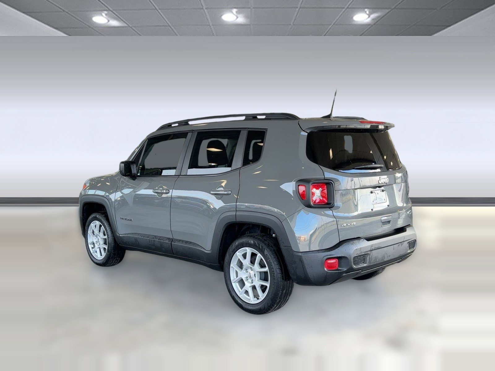 Used 2022 Jeep Renegade Latitude image 3