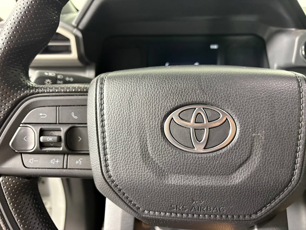 Used 2025 Toyota Tacoma SR AWD/4WD image 22