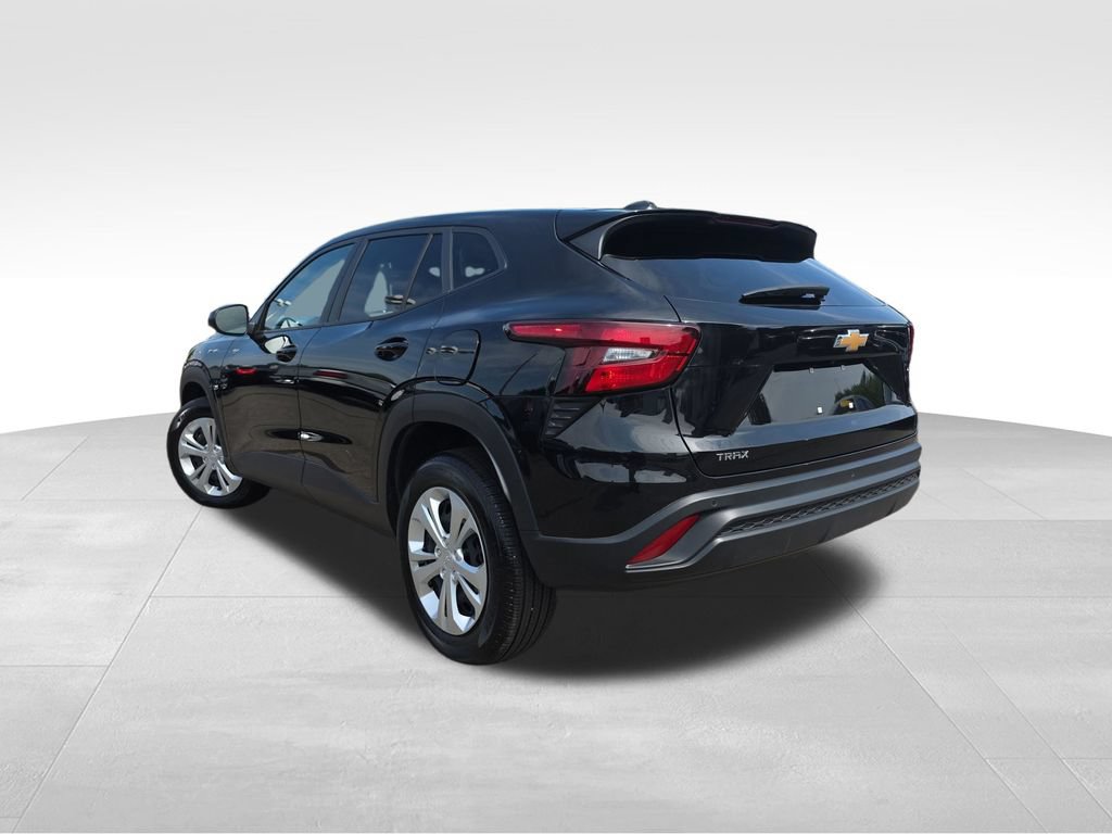 Used 2024 Chevrolet Trax LS w/ Driver Confidence Package FWD image 7