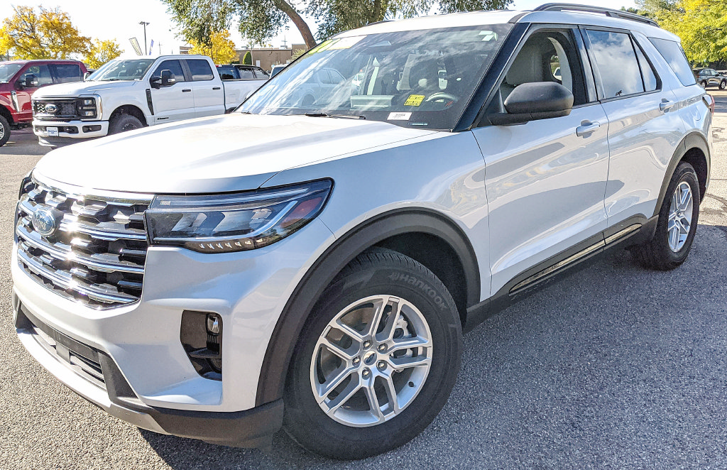 Certified 2026 Ford Explorer Active w/ Active Comfort Package RWD image 6