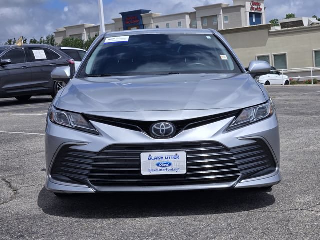 Used 2021 Toyota Camry LE FWD image 2