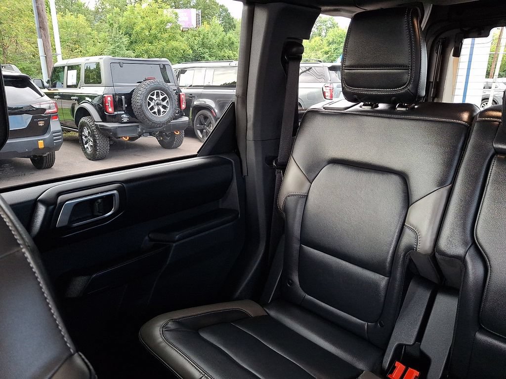 Certified 2025 Ford Bronco Outer Banks w/ Sasquatch Package AWD/4WD image 18