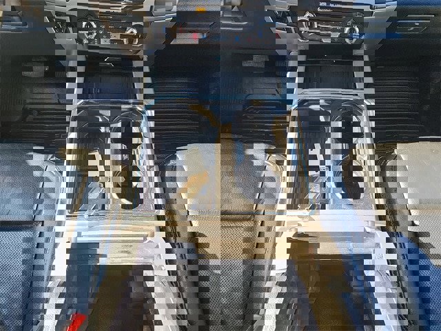 Certified 2022 Ford F250 Lariat w/ Black Appearance Package image 18