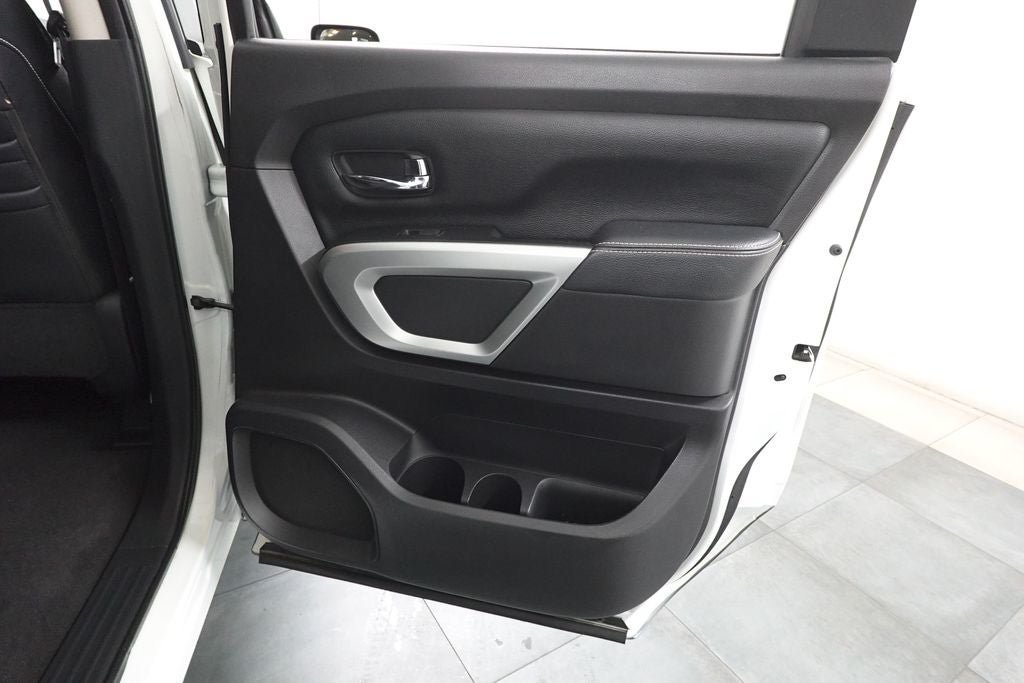Used 2017 Nissan Titan PRO-4X AWD/4WD image 29