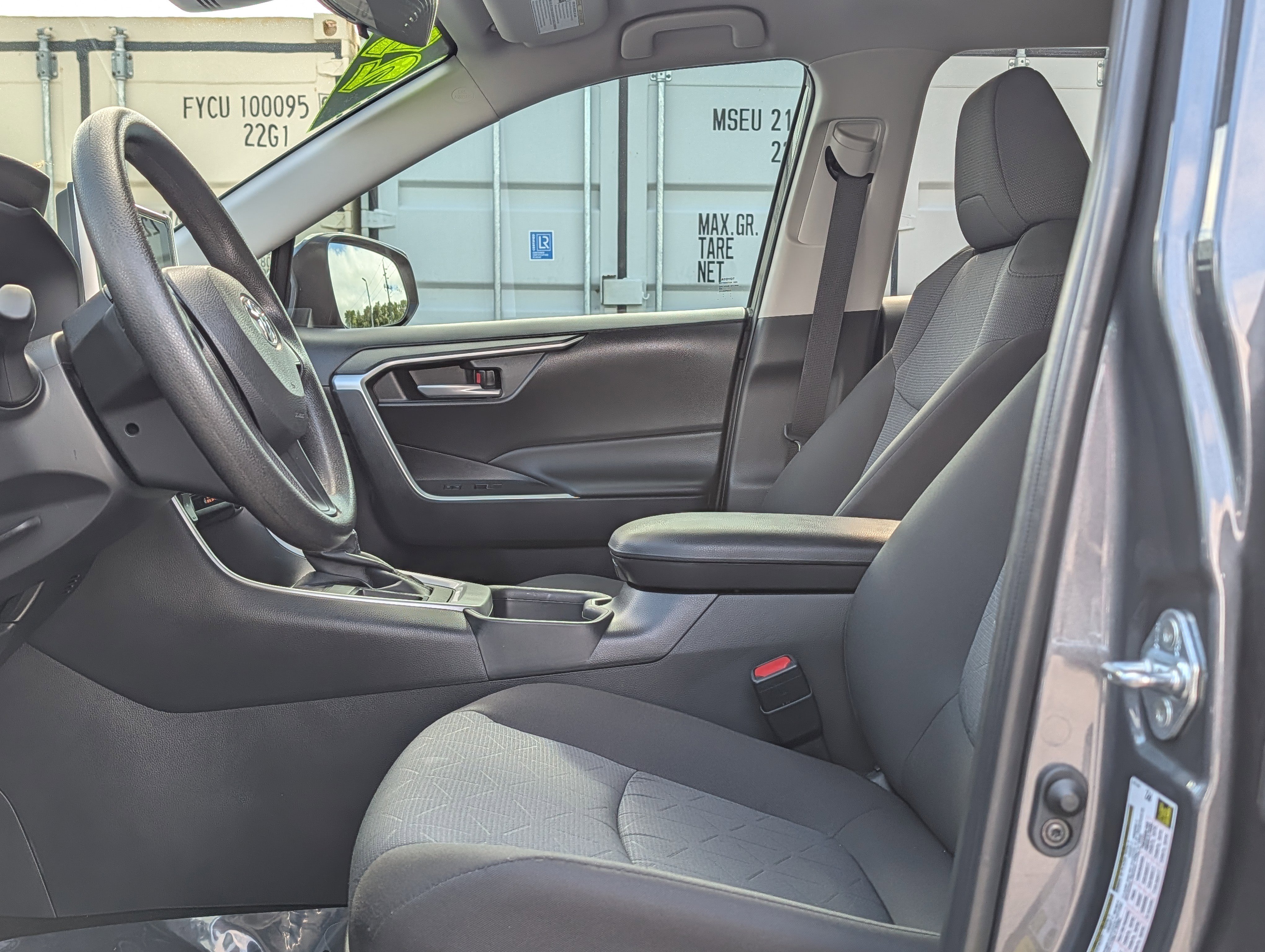 Used 2025 Toyota RAV4 XLE image 20