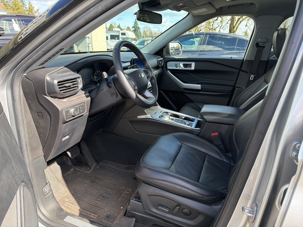 Certified 2022 Ford Explorer Limited w/ Equipment Group 301A image 10