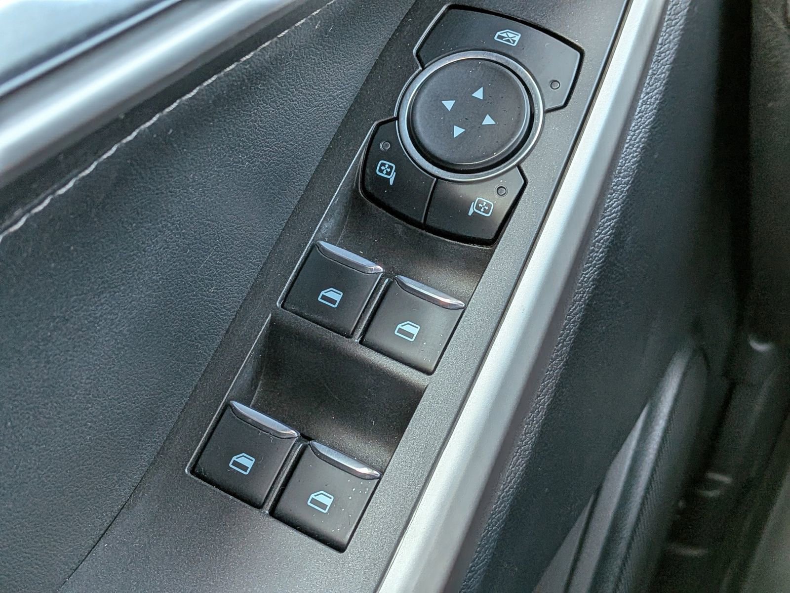 Certified 2023 Ford Explorer XLT w/ Equipment Group 202A image 27