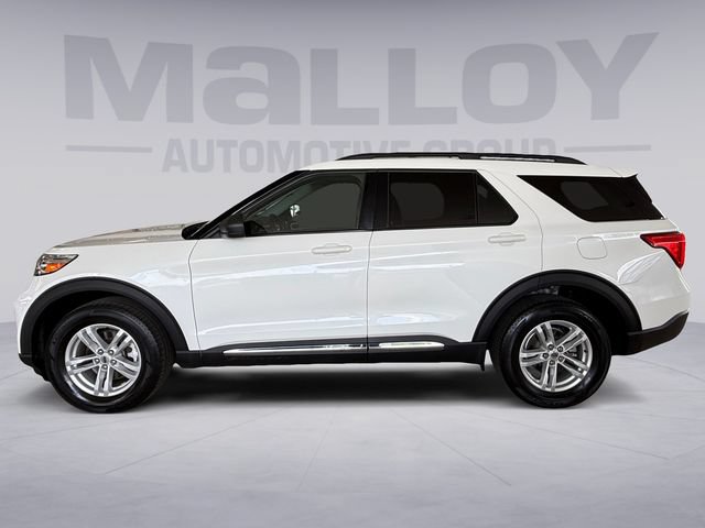 Certified 2022 Ford Explorer XLT w/ Equipment Group 202A AWD/4WD image 2