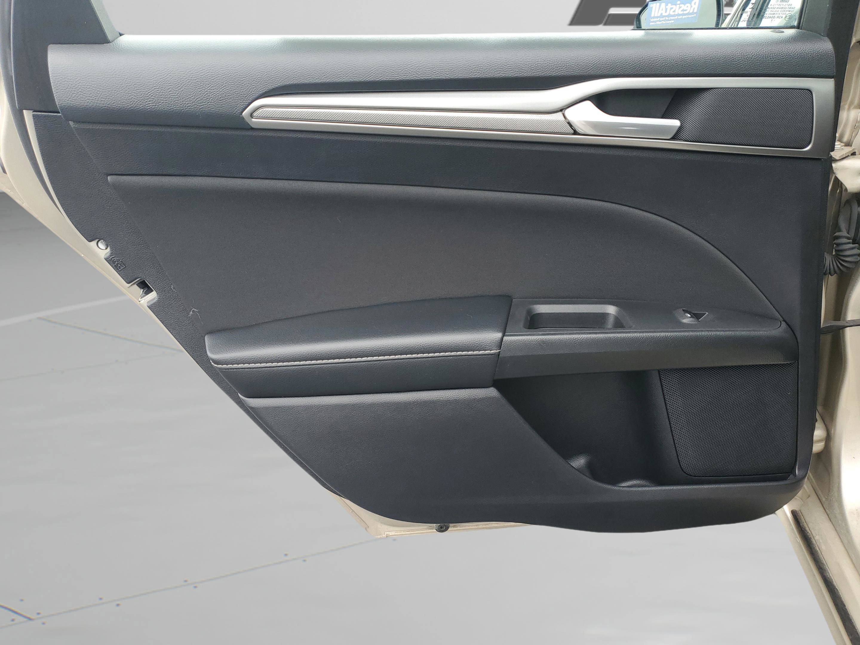 Certified 2019 Ford Fusion SE FWD image 11