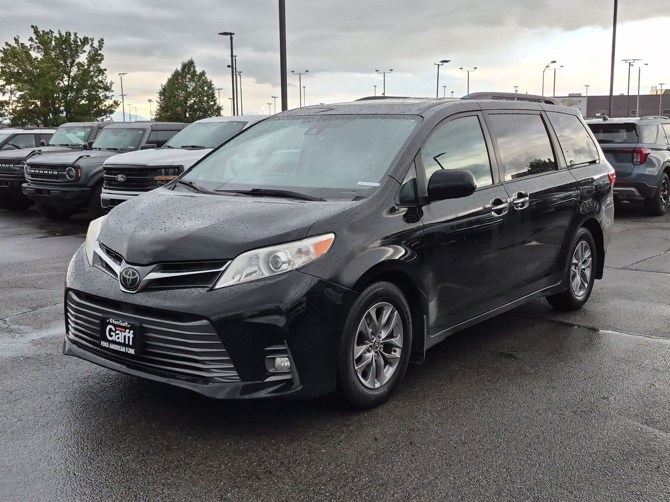 Used 2020 Toyota Sienna XLE FWD image 11