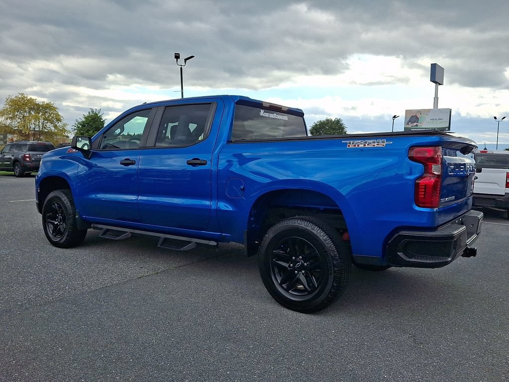 Used 2022 Chevrolet Silverado 1500 Custom Trail Boss AWD/4WD image 4