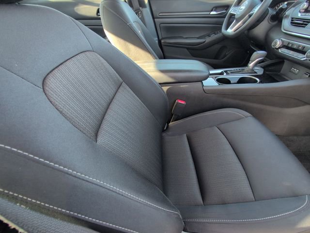 Used 2024 Nissan Altima 2.5 SV image 18