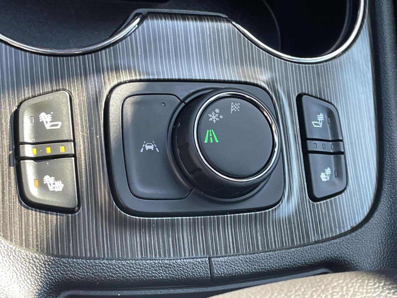 Used 2023 GMC Acadia SLT w/ Elevation Edition image 23