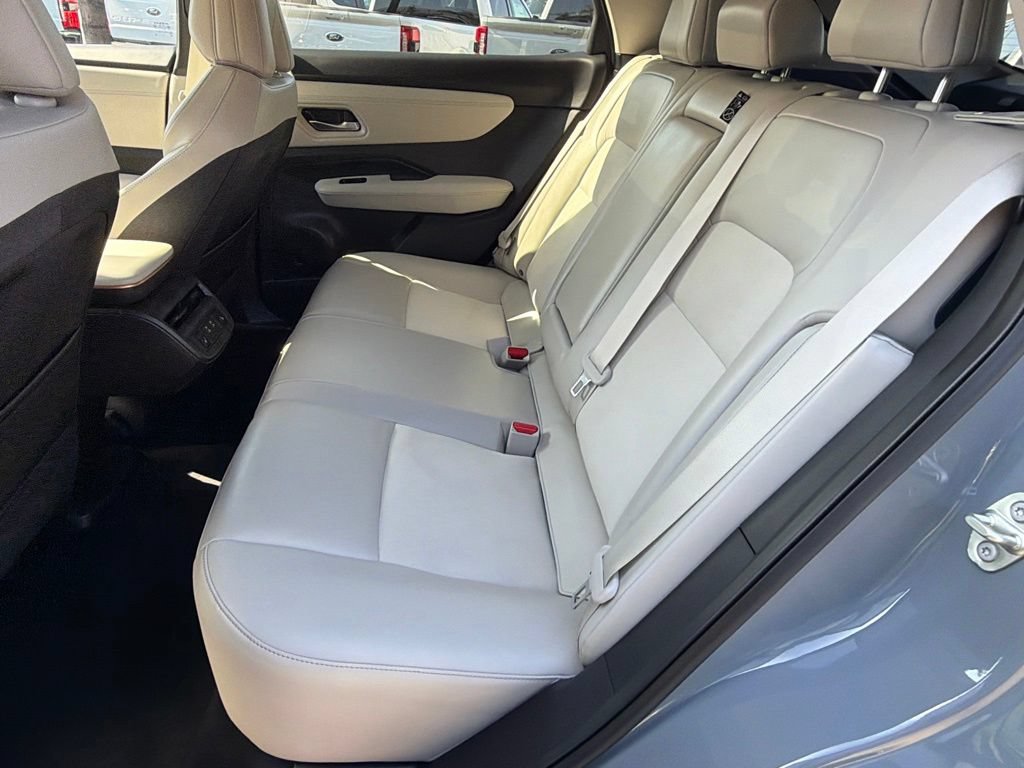 Used 2025 Nissan Ariya AWD image 37