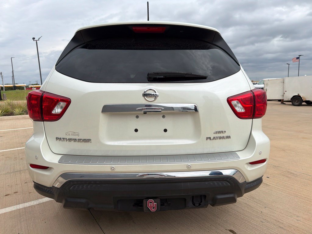 Used 2017 Nissan Pathfinder Platinum AWD/4WD image 4
