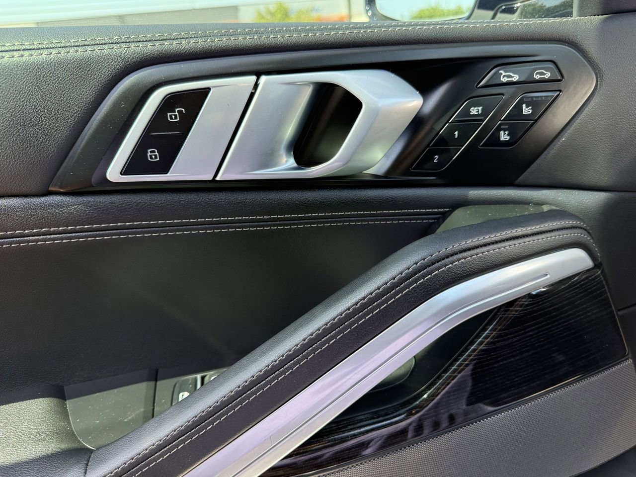 Used 2024 BMW X6 xDrive40i w/ Premium Package image 20