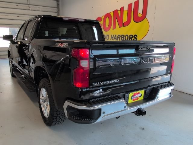 Used 2022 Chevrolet Silverado 1500 LT AWD/4WD image 35