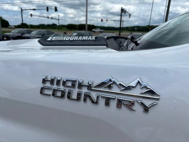 Used 2022 Chevrolet Silverado 2500 High Country w/ Z71 Off-Road Package AWD/4WD image 12