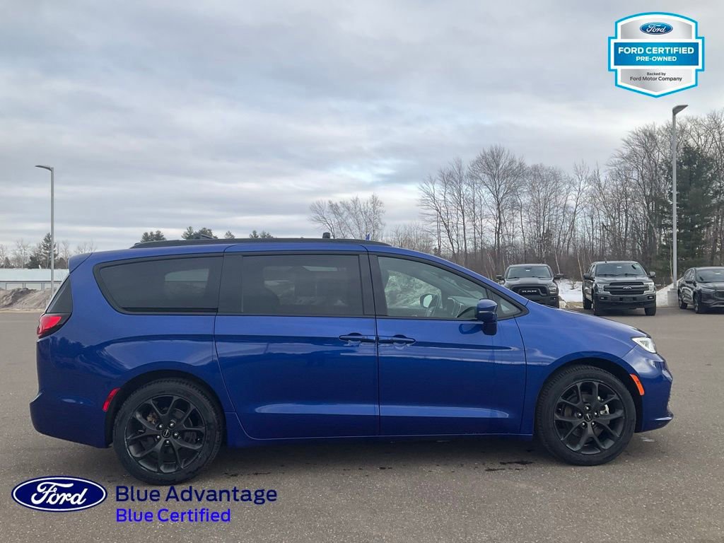 Used 2021 Chrysler Pacifica Touring image 6