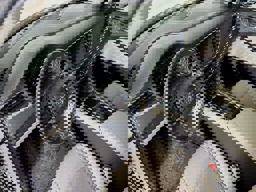 Used 2023 Buick Enclave Essence w/ Sport Touring Edition image 2