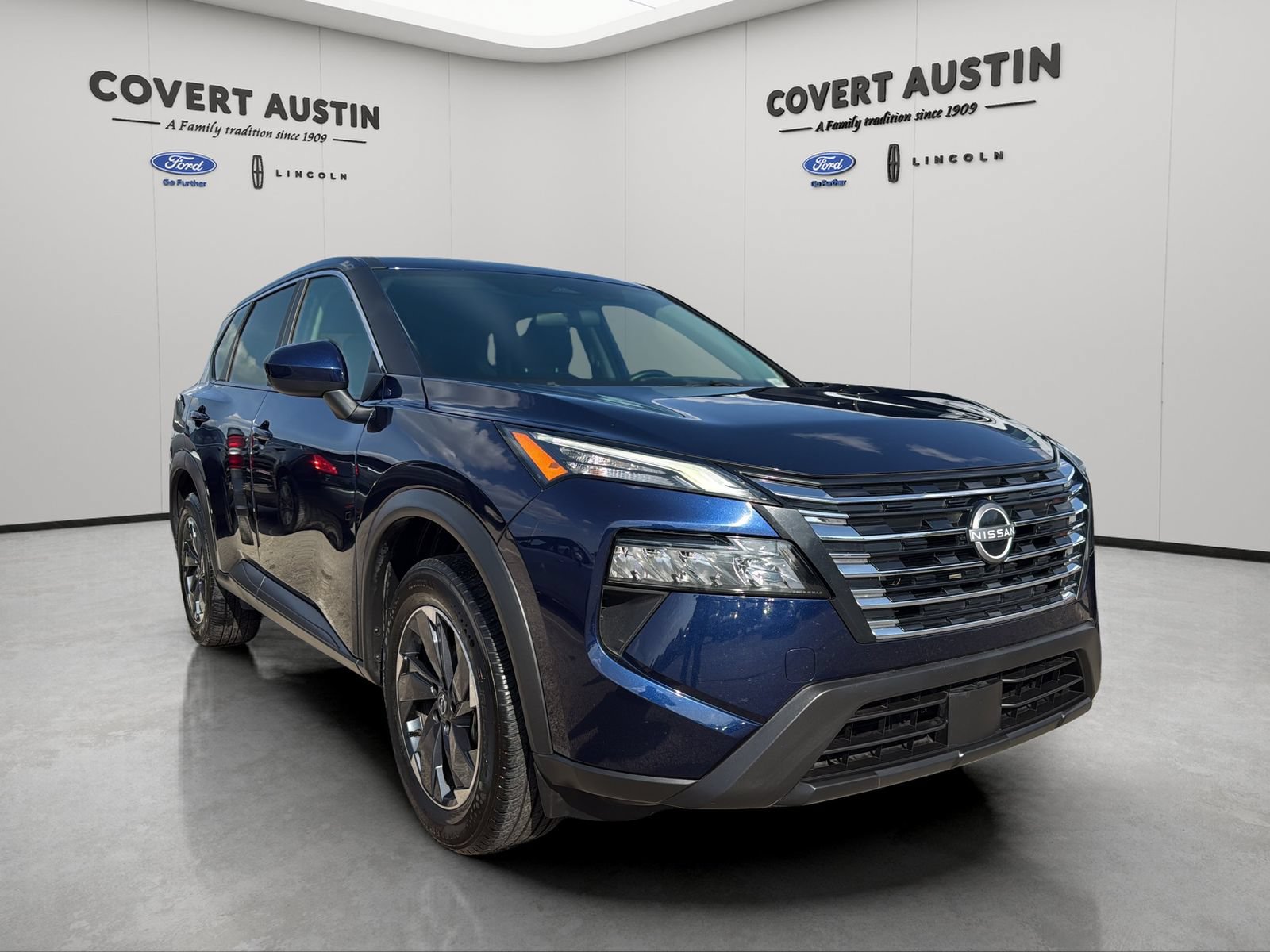 Used 2025 Nissan Rogue SV FWD image 7