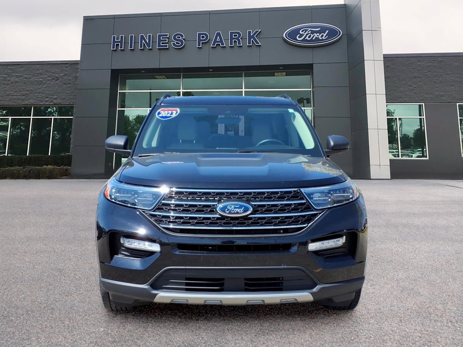 Certified 2023 Ford Explorer XLT w/ Equipment Group 202A AWD/4WD image 2