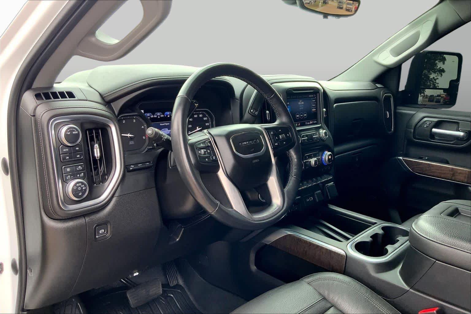 Used 2020 GMC Sierra 2500 Denali w/ Denali Ultimate Package AWD/4WD image 18