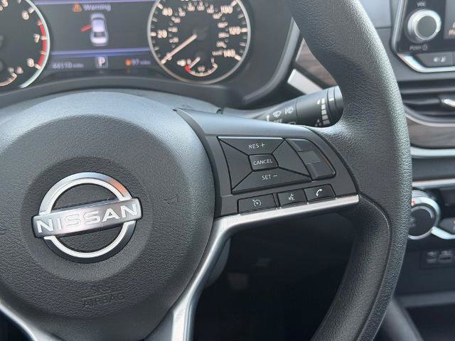 Used 2025 Nissan Altima 2.5 SV FWD image 17