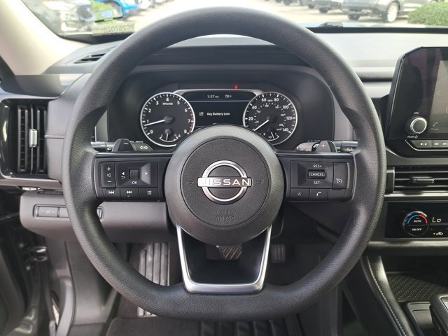 Used 2023 Nissan Pathfinder S image 27