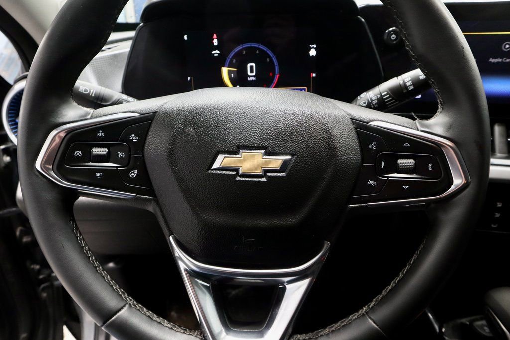 Used 2025 Chevrolet Trax LT w/ Driver Confidence Package image 30