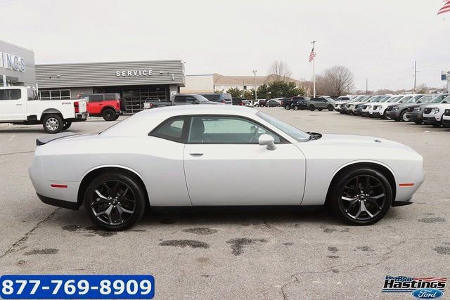 Used 2020 Dodge Challenger SXT w/ Blacktop Package image 4