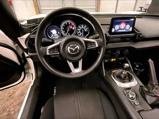 Used 2019 MAZDA MX-5 Miata RF Club RWD image 5