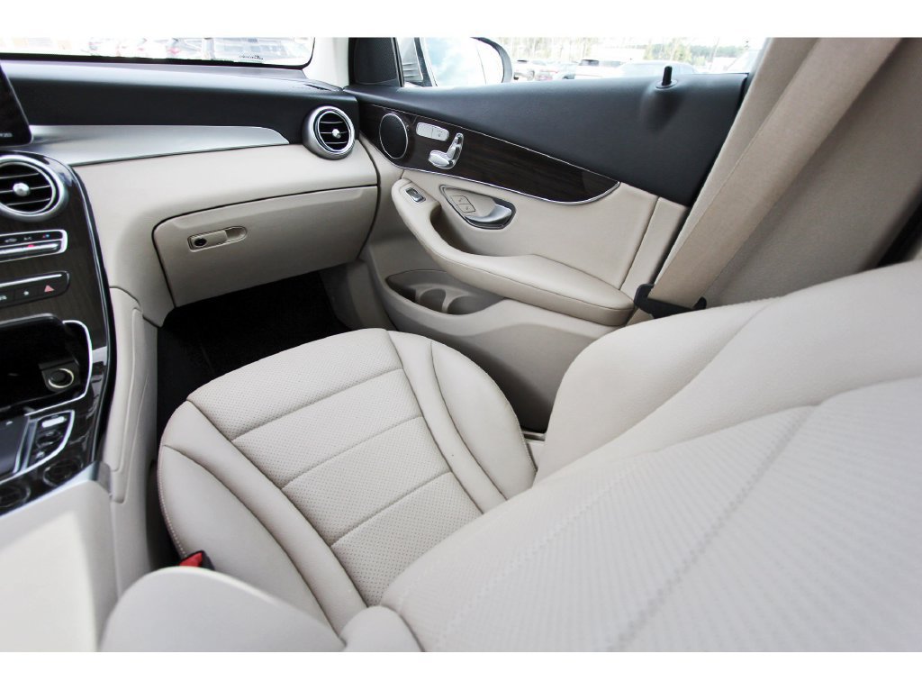 Used 2021 Mercedes-Benz GLC 300 image 12