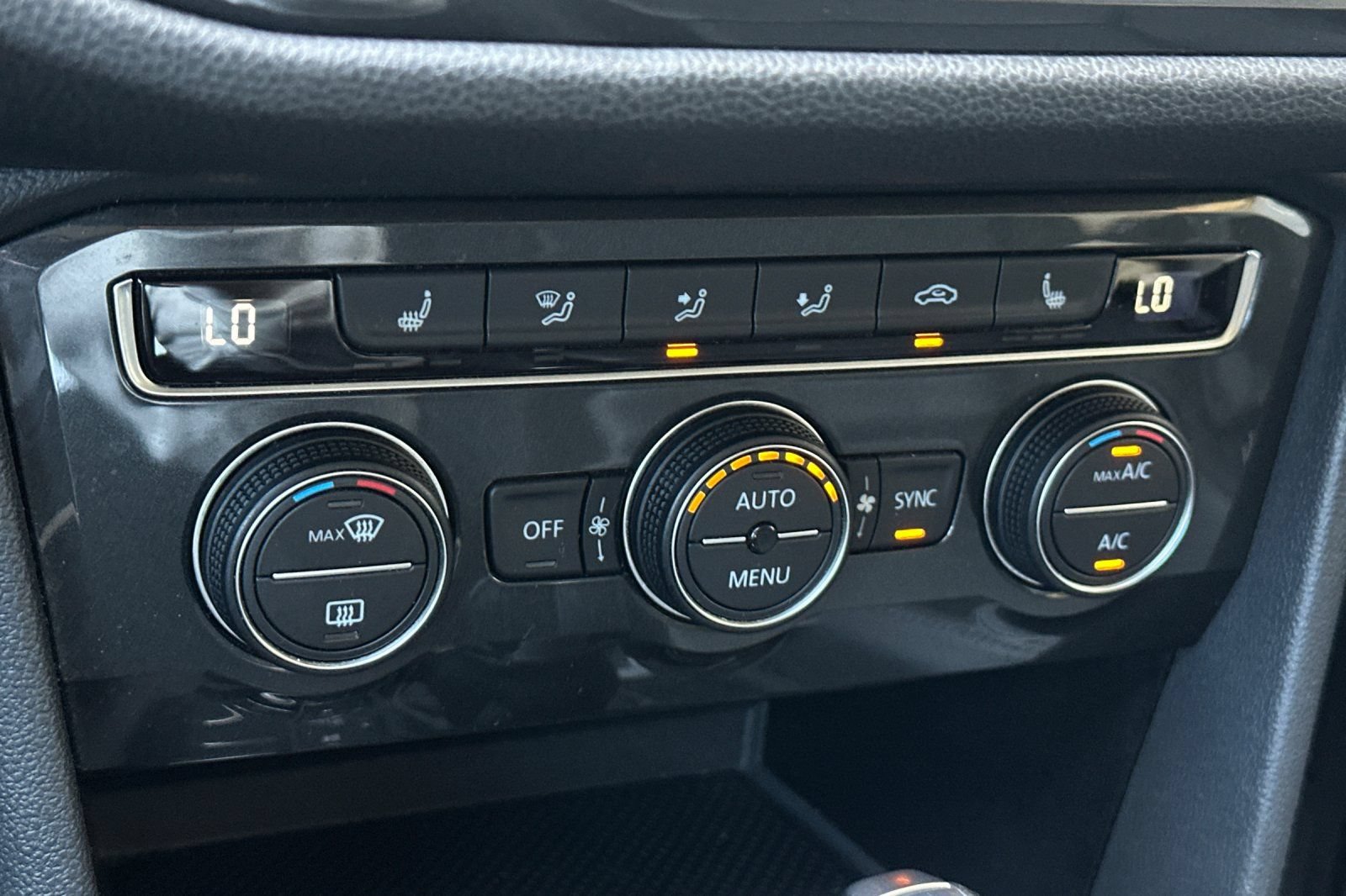 Used 2019 Volkswagen Tiguan SE FWD image 20