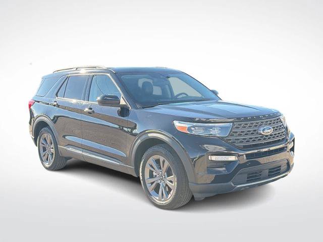 Certified 2024 Ford Explorer XLT w/ Equipment Group 202A AWD/4WD image 2