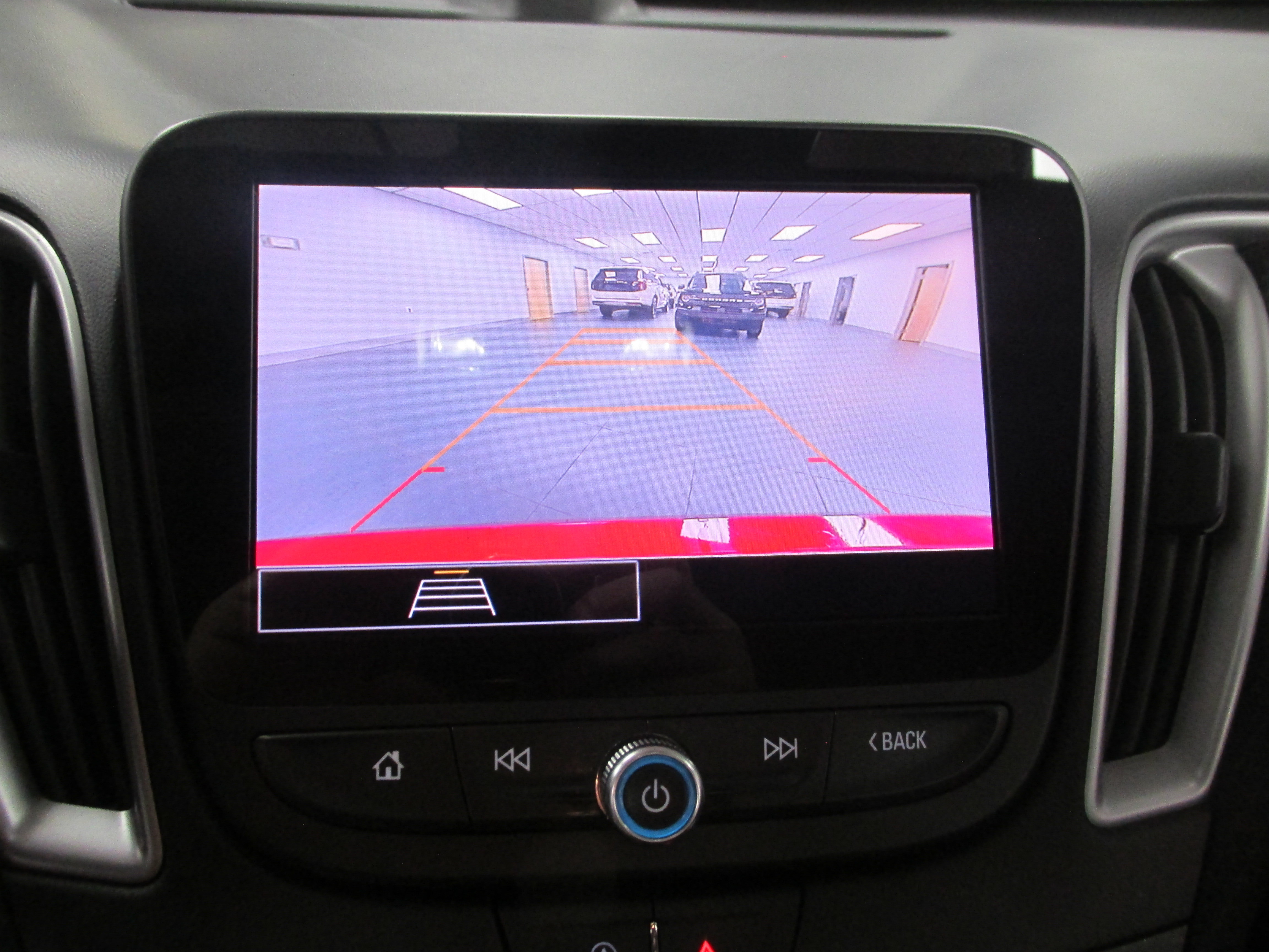 Used 2025 Chevrolet Malibu LT FWD image 32