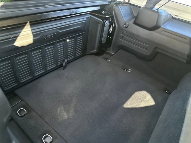 Used 2025 Jeep Wrangler Unlimited Rubicon 4xe w/ Safety Group AWD/4WD image 41