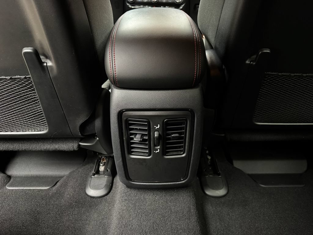 Used 2025 Dodge Durango GT w/ Trailer Tow Group IV AWD/4WD image 12