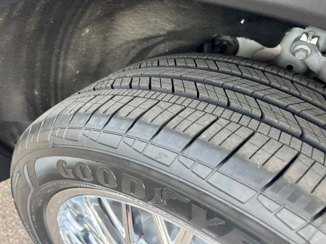 Certified 2024 Ford Explorer ST w/ Equipment Group 401A AWD/4WD image 30