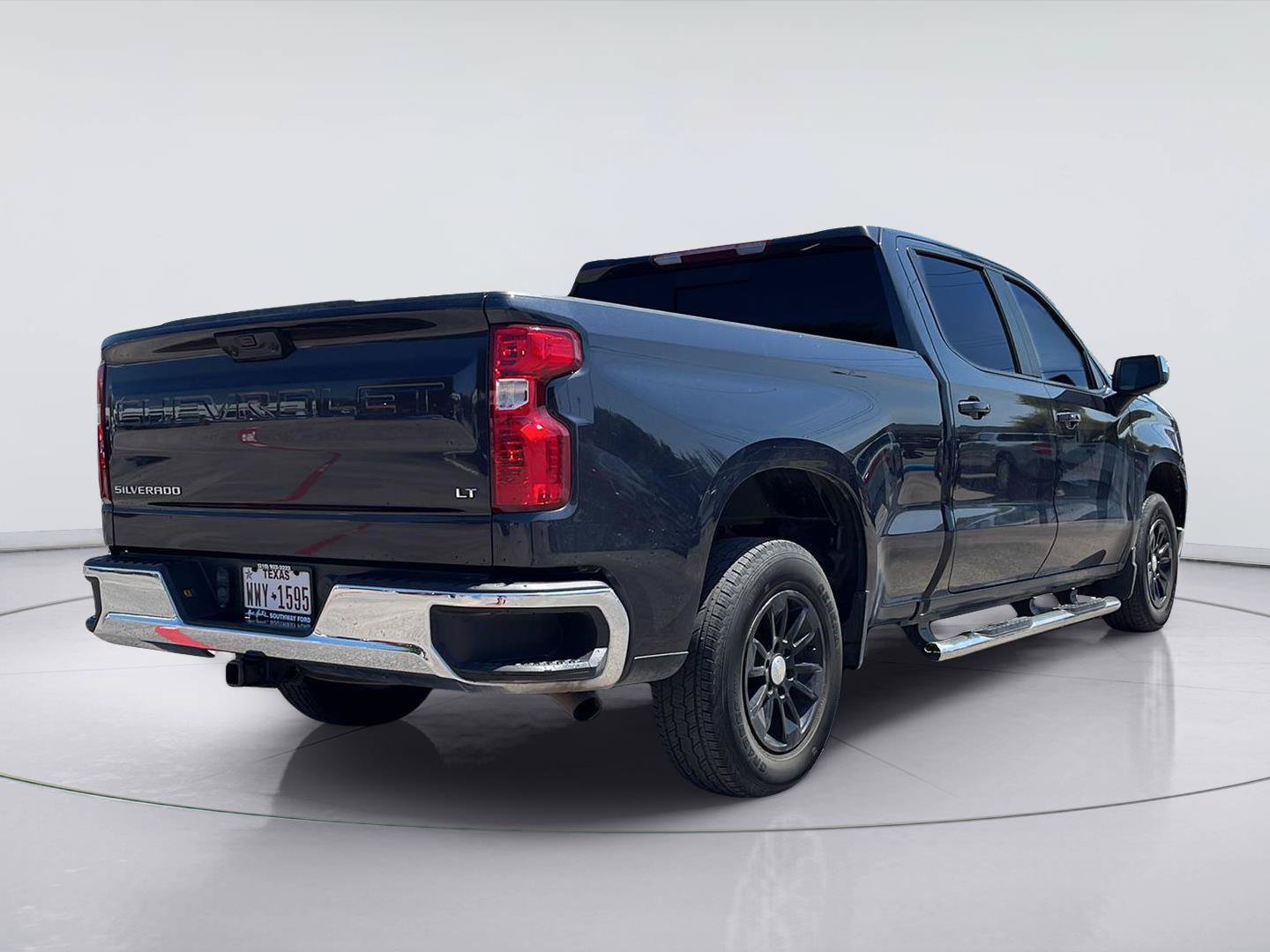 Used 2024 Chevrolet Silverado 1500 LT w/ Leather Package RWD image 3