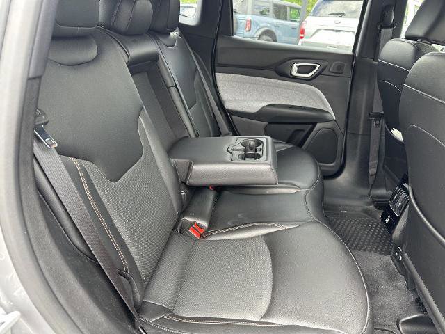 Used 2023 Jeep Compass Latitude w/ Sun and Sound Group AWD/4WD image 19
