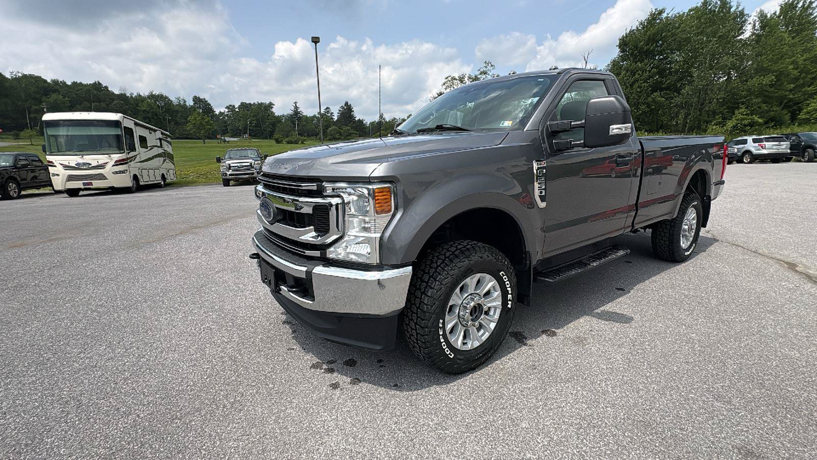 Certified 2022 Ford F250 XL w/ STX Appearance Package AWD/4WD image 8