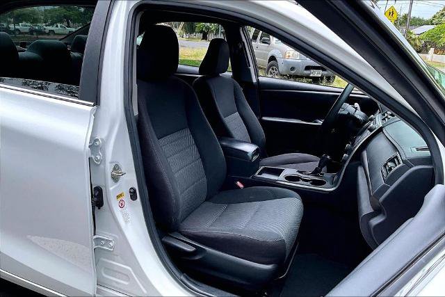 Used 2017 Toyota Camry XLE FWD image 7