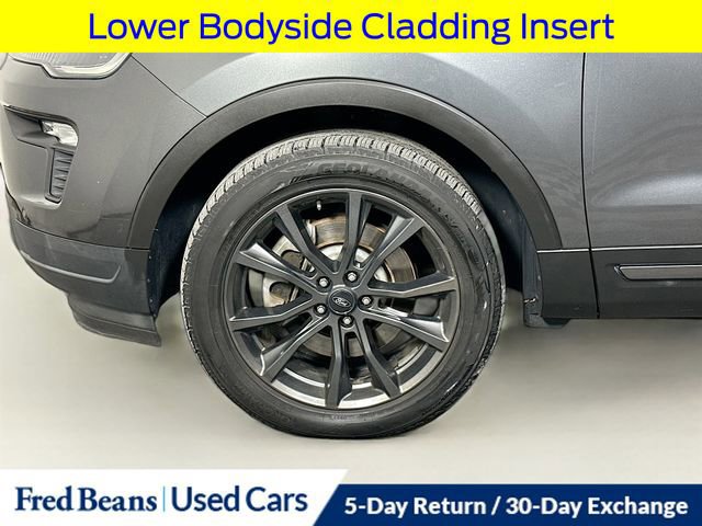 Certified 2018 Ford Explorer XLT w/ Equipment Group 202A image 38