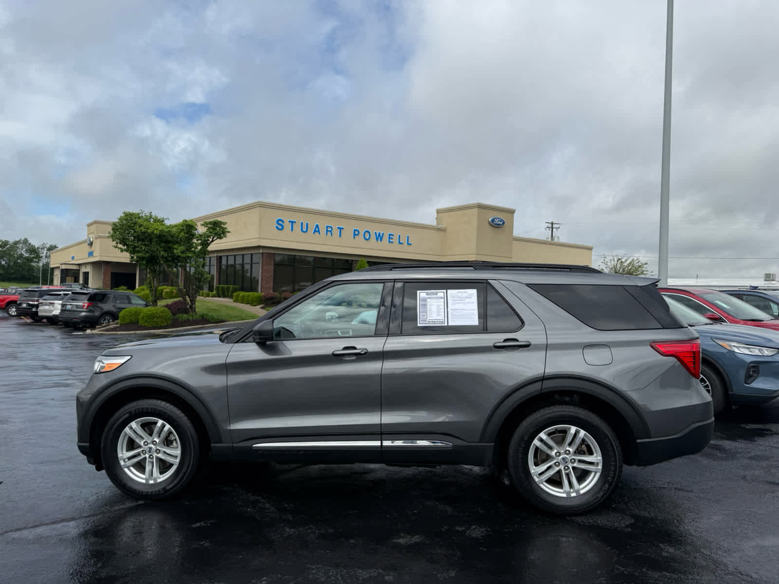 Certified 2023 Ford Explorer XLT w/ Equipment Group 202A AWD/4WD image 26